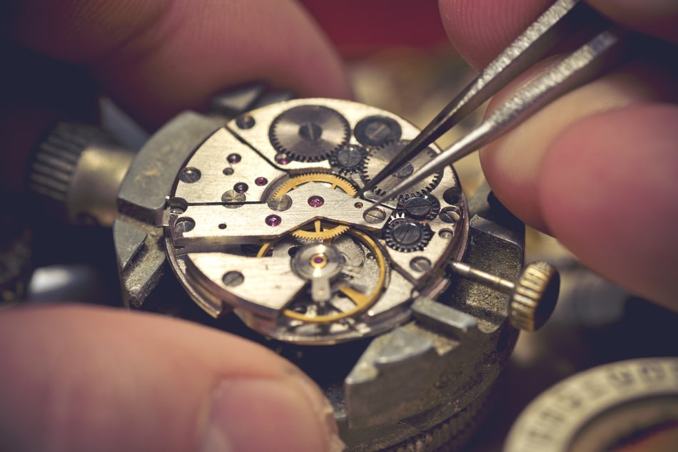 Gems and Jewels Watch Servicing
