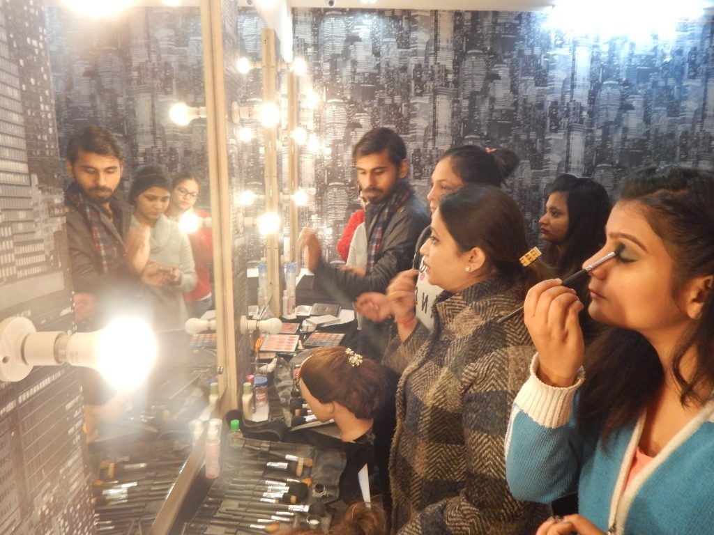 professional makeup courses in Delhi